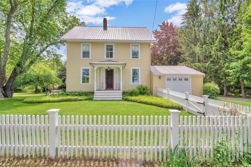 Property Photo:  80 Walnut Street  CT 06442 