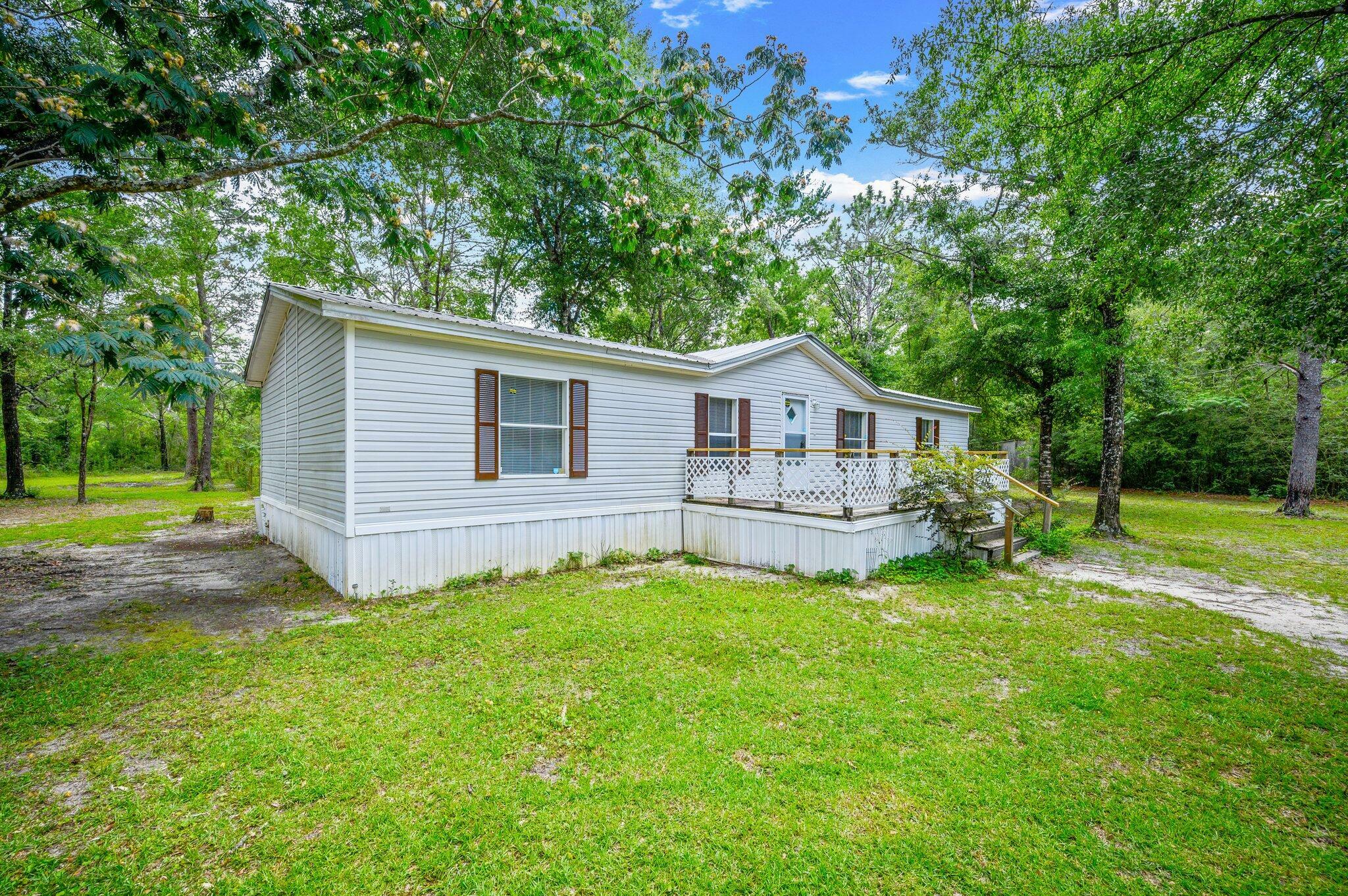 Property Photo:  100 Mosley Road  FL 32433 