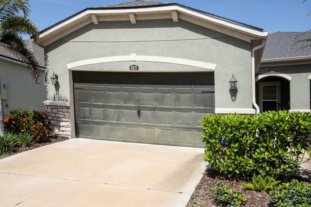 Property Photo:  10329 Holstein Edge Place  FL 33569 