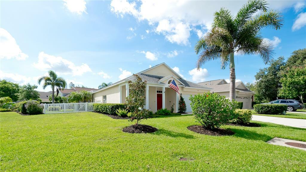 Property Photo:  6219 Blackberry Lane  FL 34202 