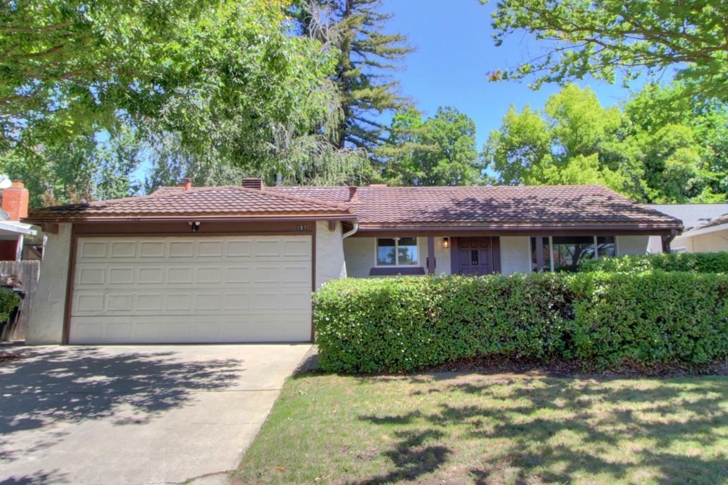 Property Photo:  157 Waterglen Circle  CA 95826 