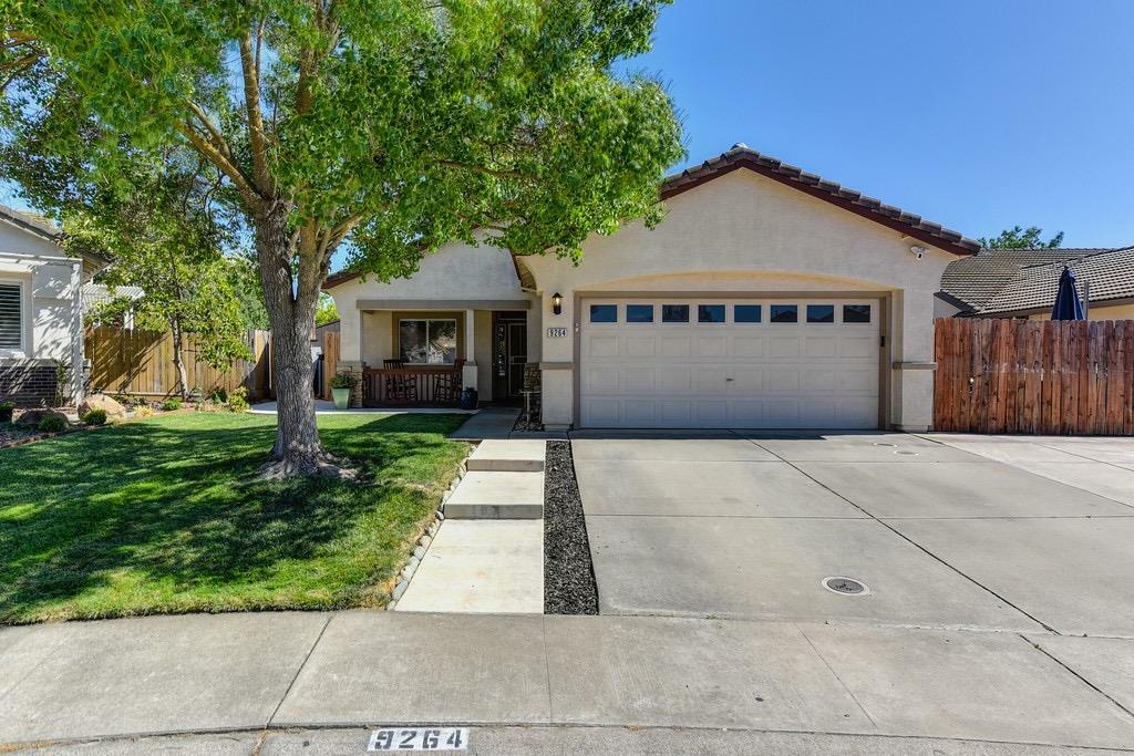 Property Photo:  9264 Fosdyke Court  CA 95829 