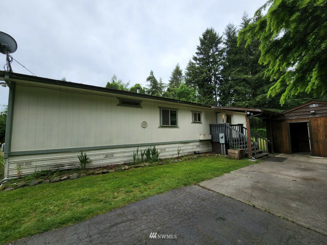 Property Photo:  15918 86th Avenue SE  WA 98597 