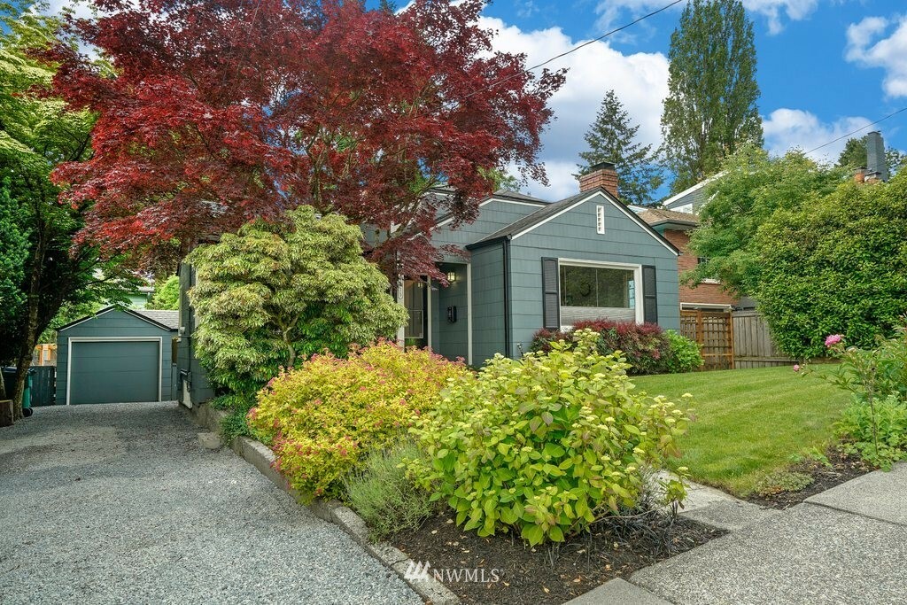 Property Photo:  1575 NE 89th Street  WA 98115 