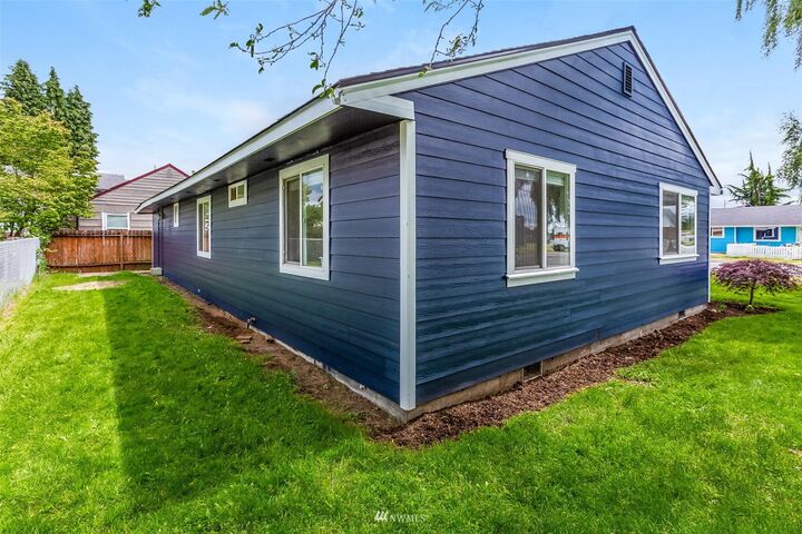 Property Photo:  1803 5th Street  WA 98270 