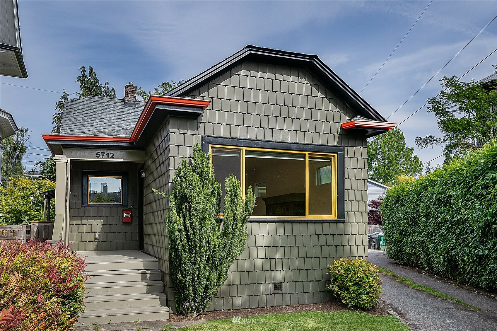 Property Photo:  5712 16th Avenue NE  WA 98105 