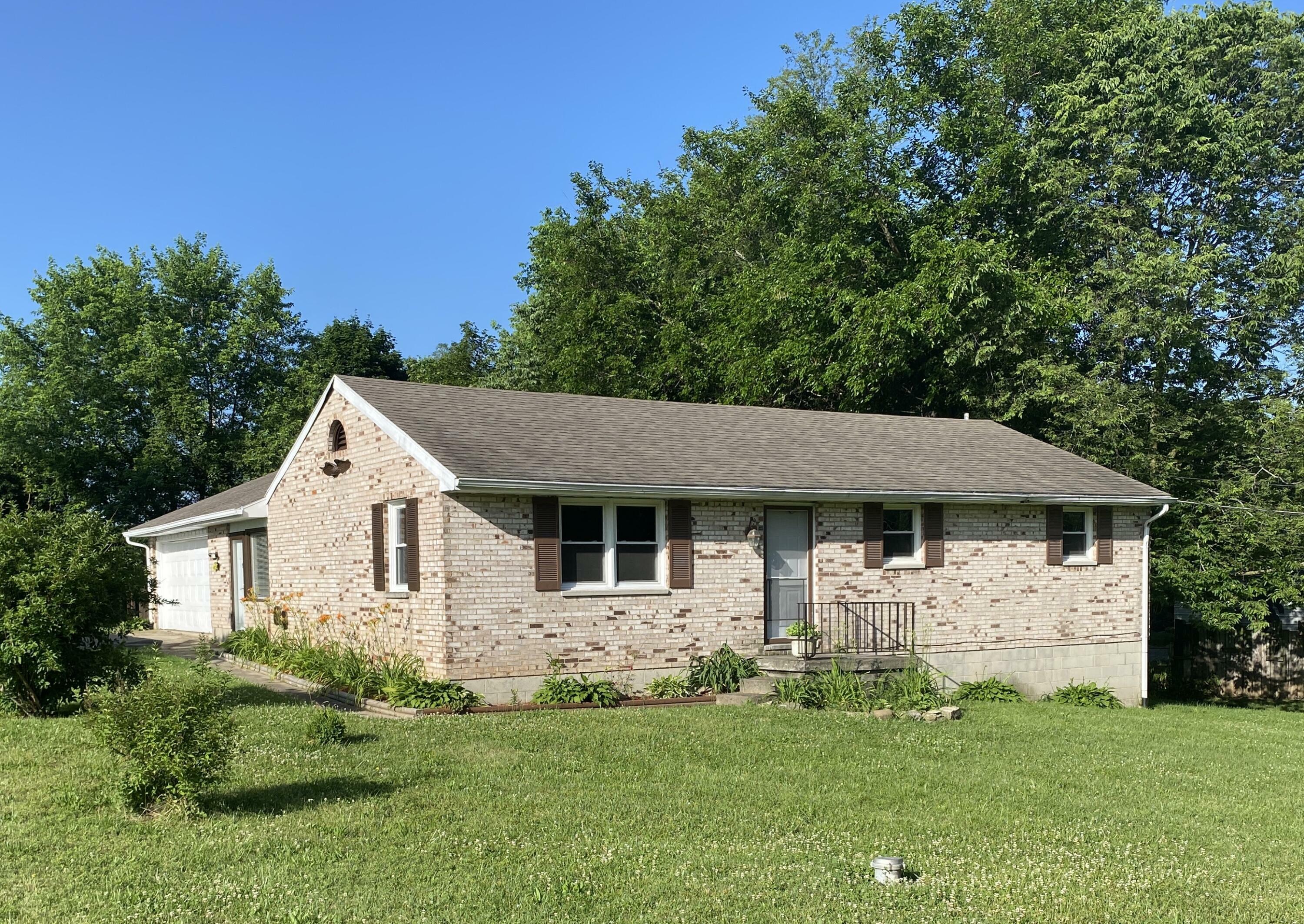 19 Adlyn Road  Springfield OH 45505 photo