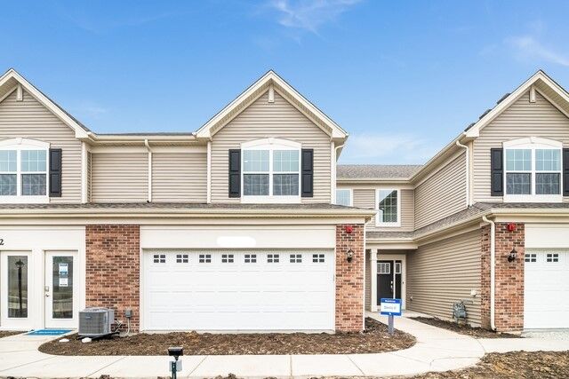 Property Photo:  2106 Pembridge Lane  IL 60431 