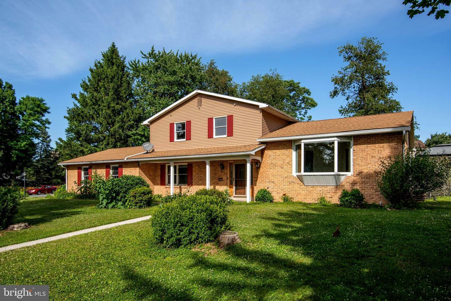 Property Photo: 4429 Avon Drive PA 17112