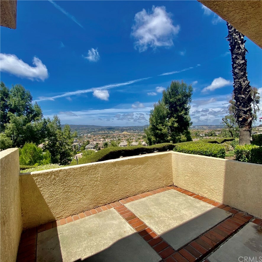 Property Photo:  27985 Via Del Agua  CA 92677 