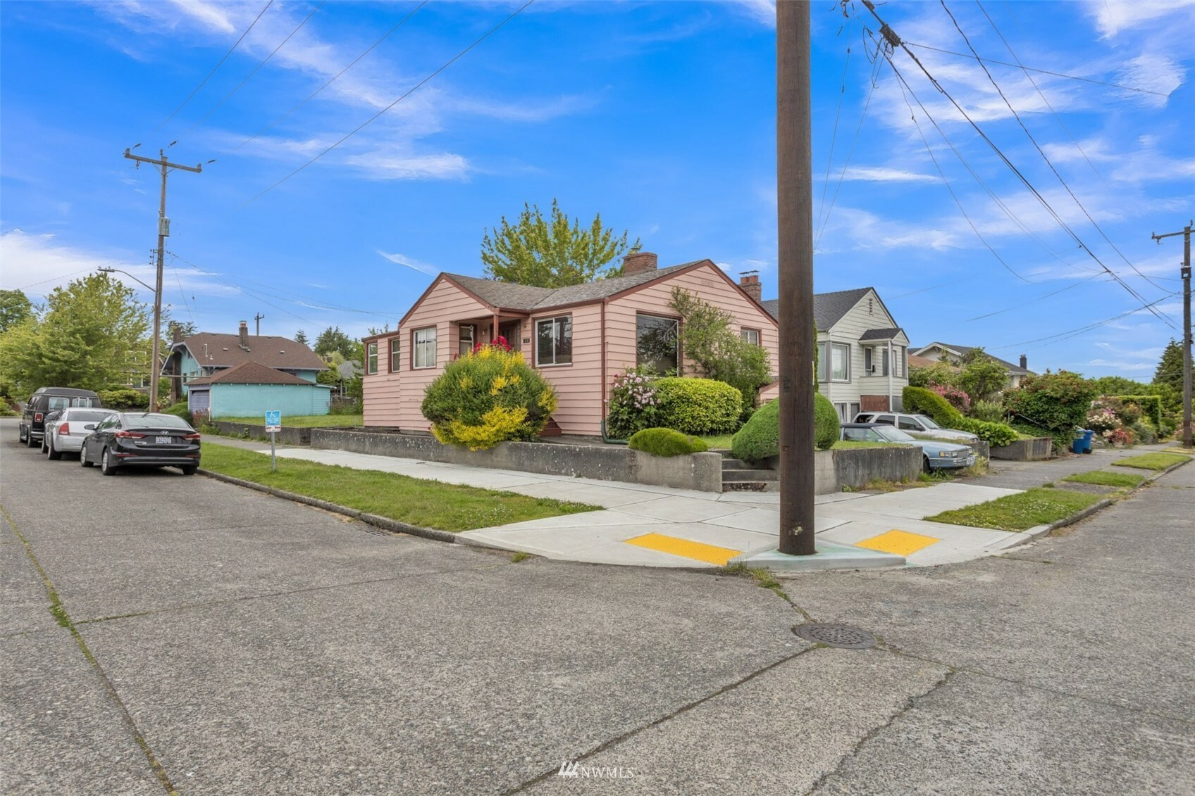 Property Photo:  2114 S Forest Street  WA 98144 