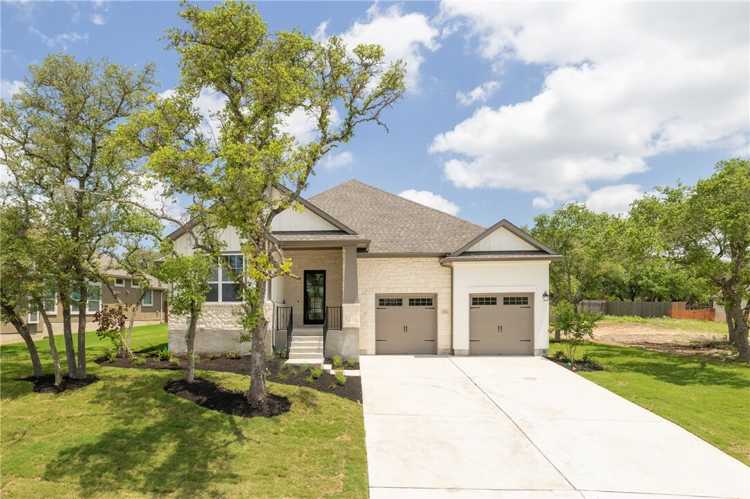 Property Photo:  105 Royal Oaks Drive  TX 78628 