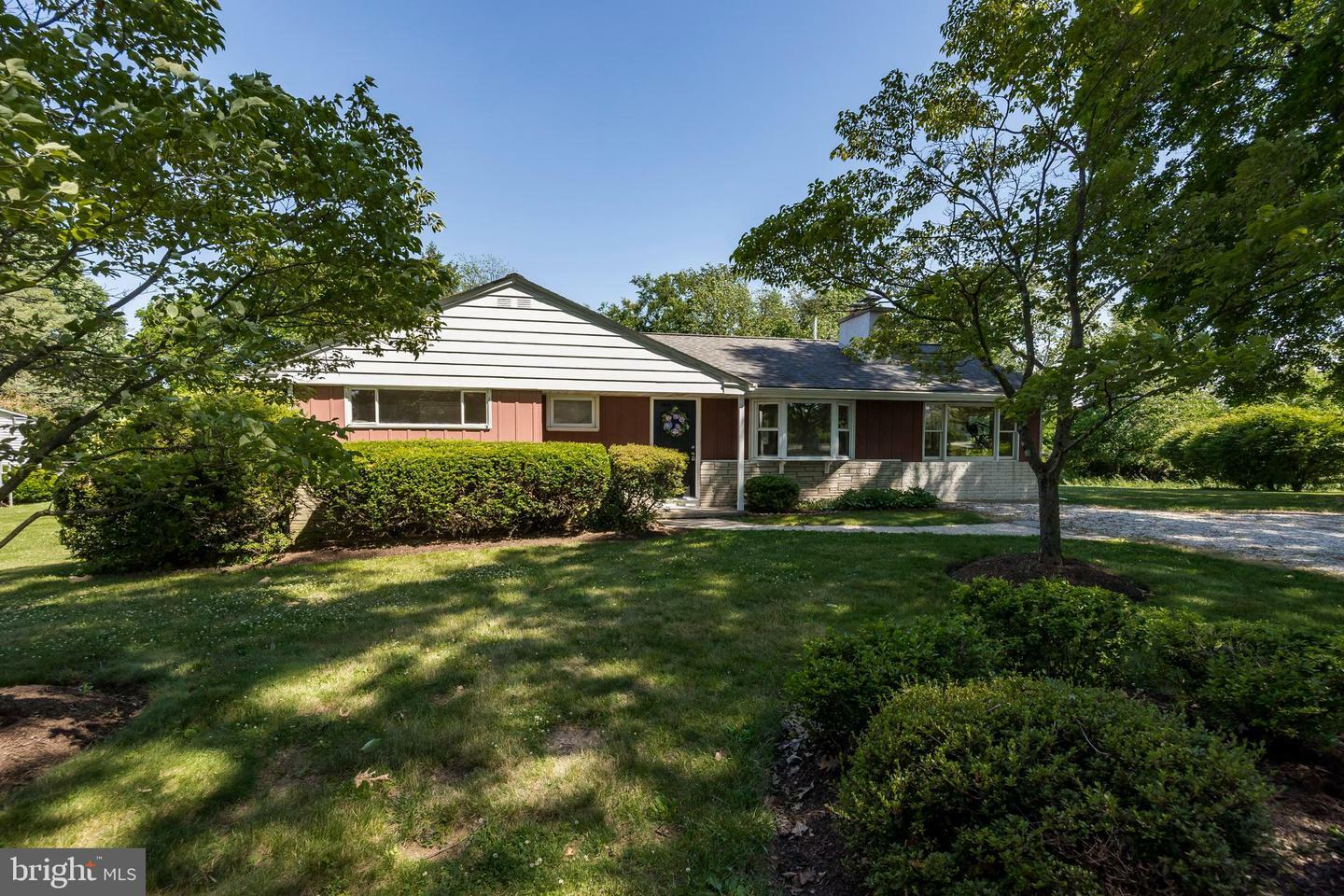 Property Photo:  1044 Meadow Lane  PA 19460 