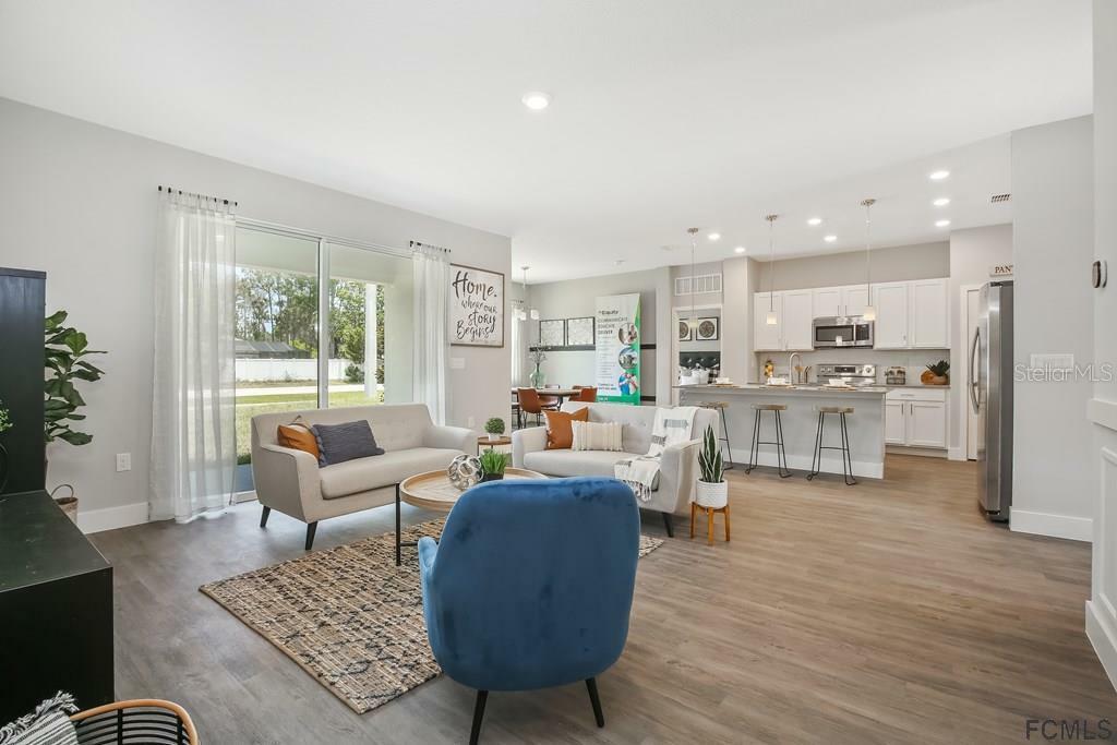 Property Photo: 6 Unity Court FL 32164