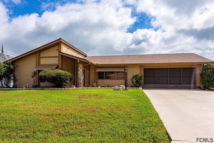 Property Photo:  8 Corning Court  FL 32137 