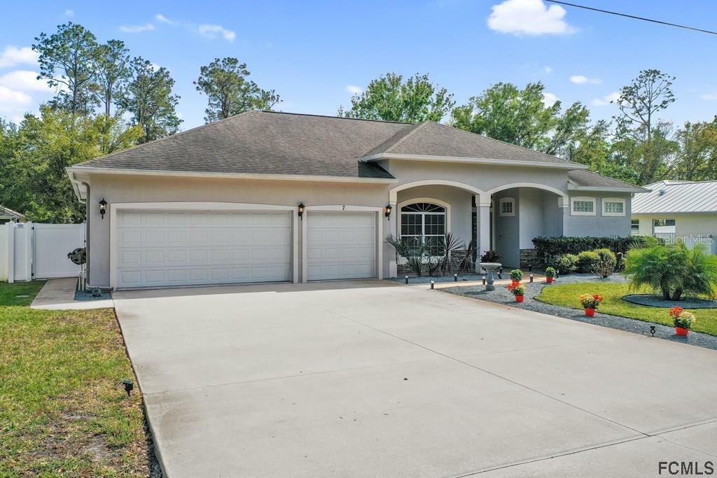 Property Photo: 7 Zaun Trail FL 32164
