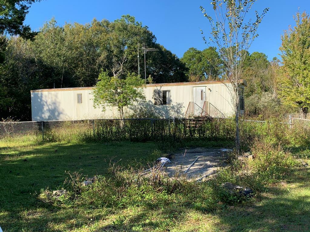 Property Photo: 133 County Road 2006 E E FL 32110
