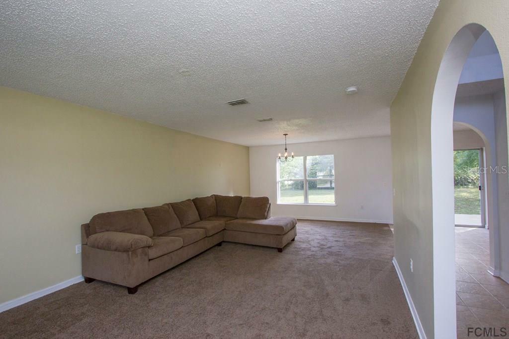 Property Photo: 16 Longfellow Drive FL 32164