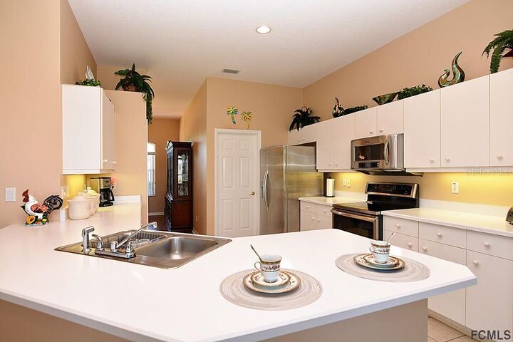 Property Photo:  14 London Drive  FL 32137 