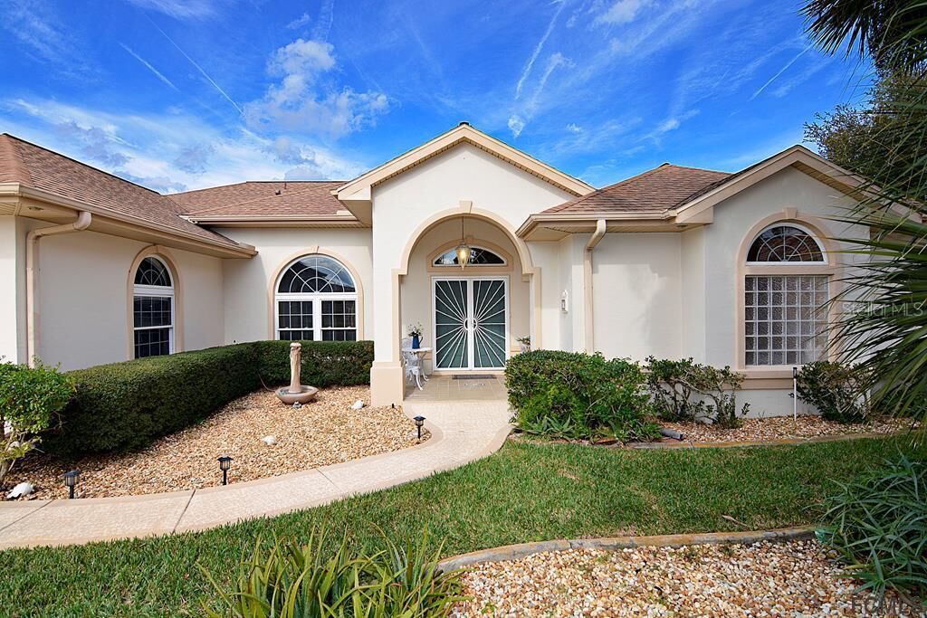 Property Photo:  7 Cayuse Court  FL 32137 