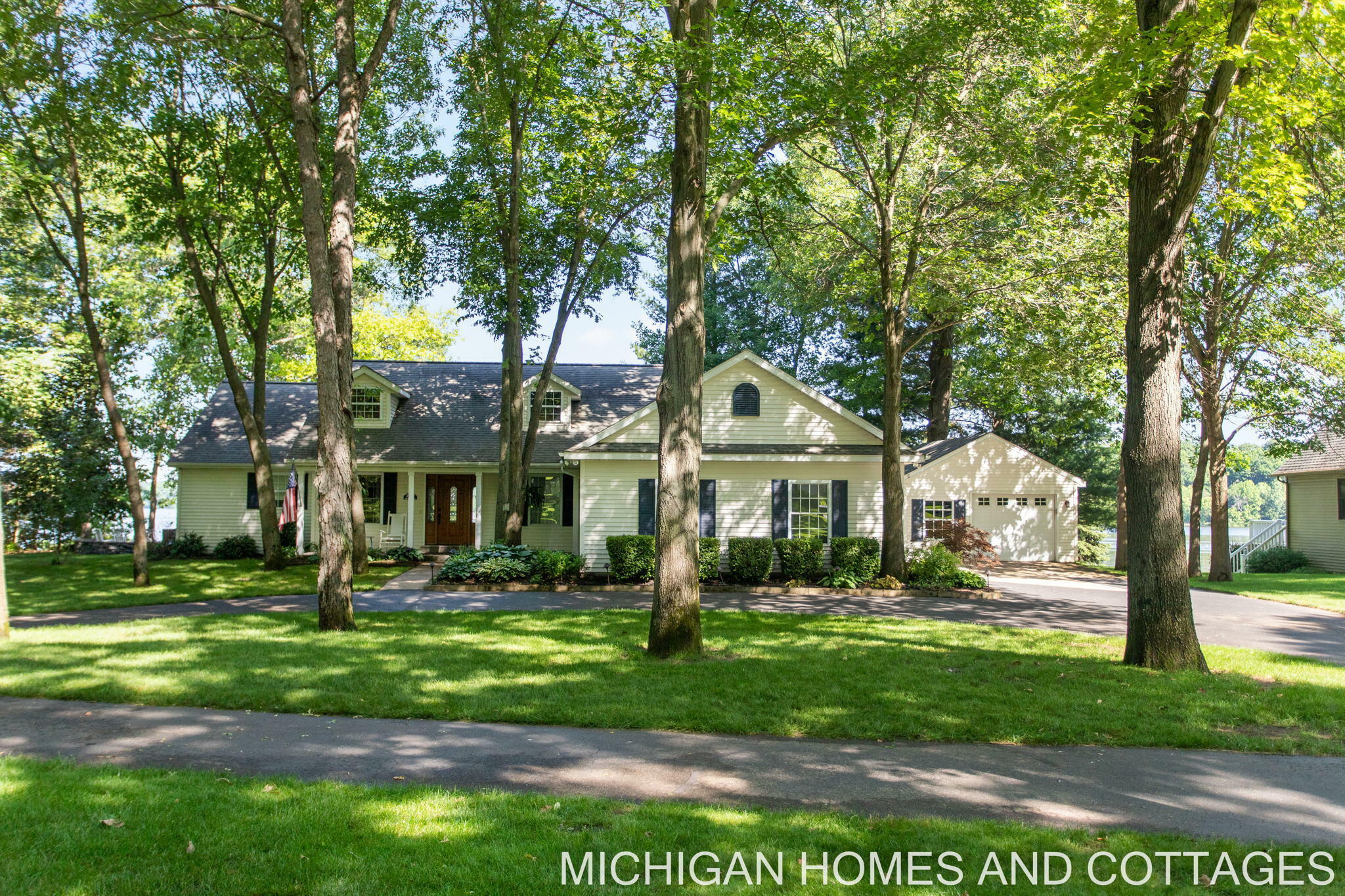 Property Photo:  3627 Bayview Drive  MI 49010 