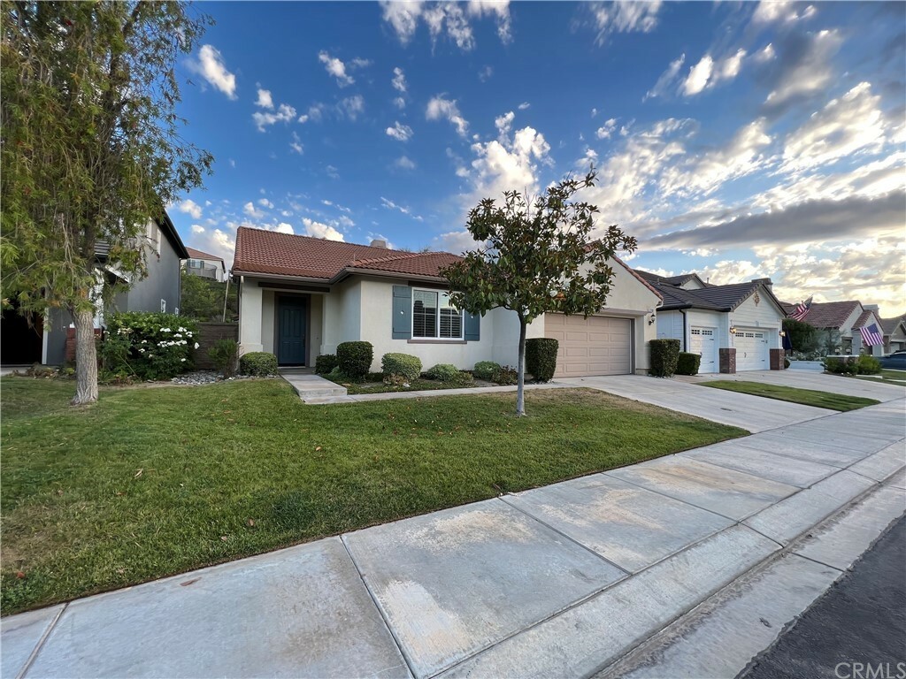 Property Photo:  27763 Bottle Brush Way  CA 92562 