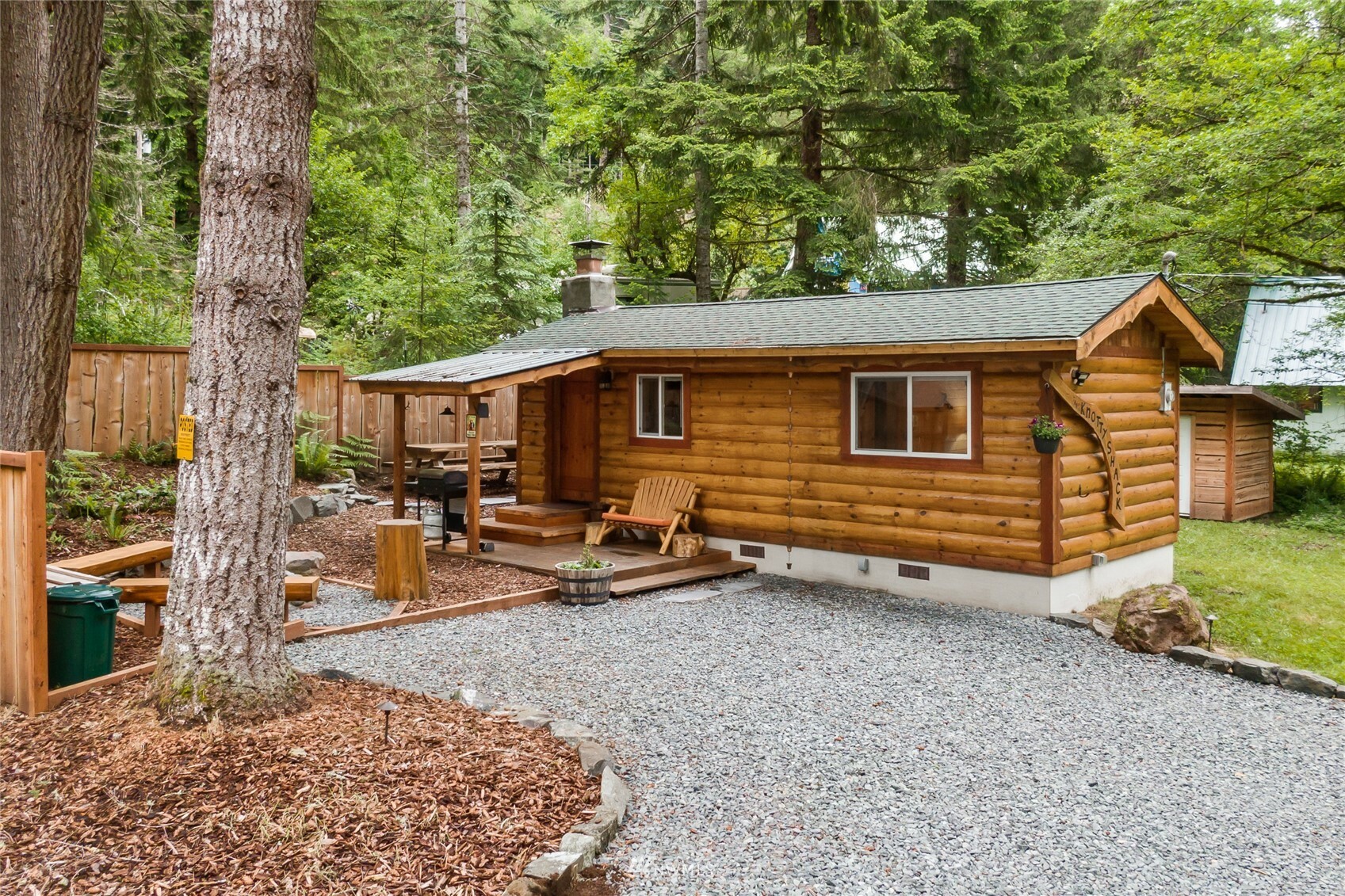 Property Photo:  102 Winthrop Pl  WA 98304 