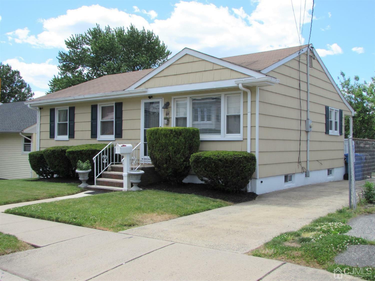 Property Photo:  49 Paul Street  NJ 08863 