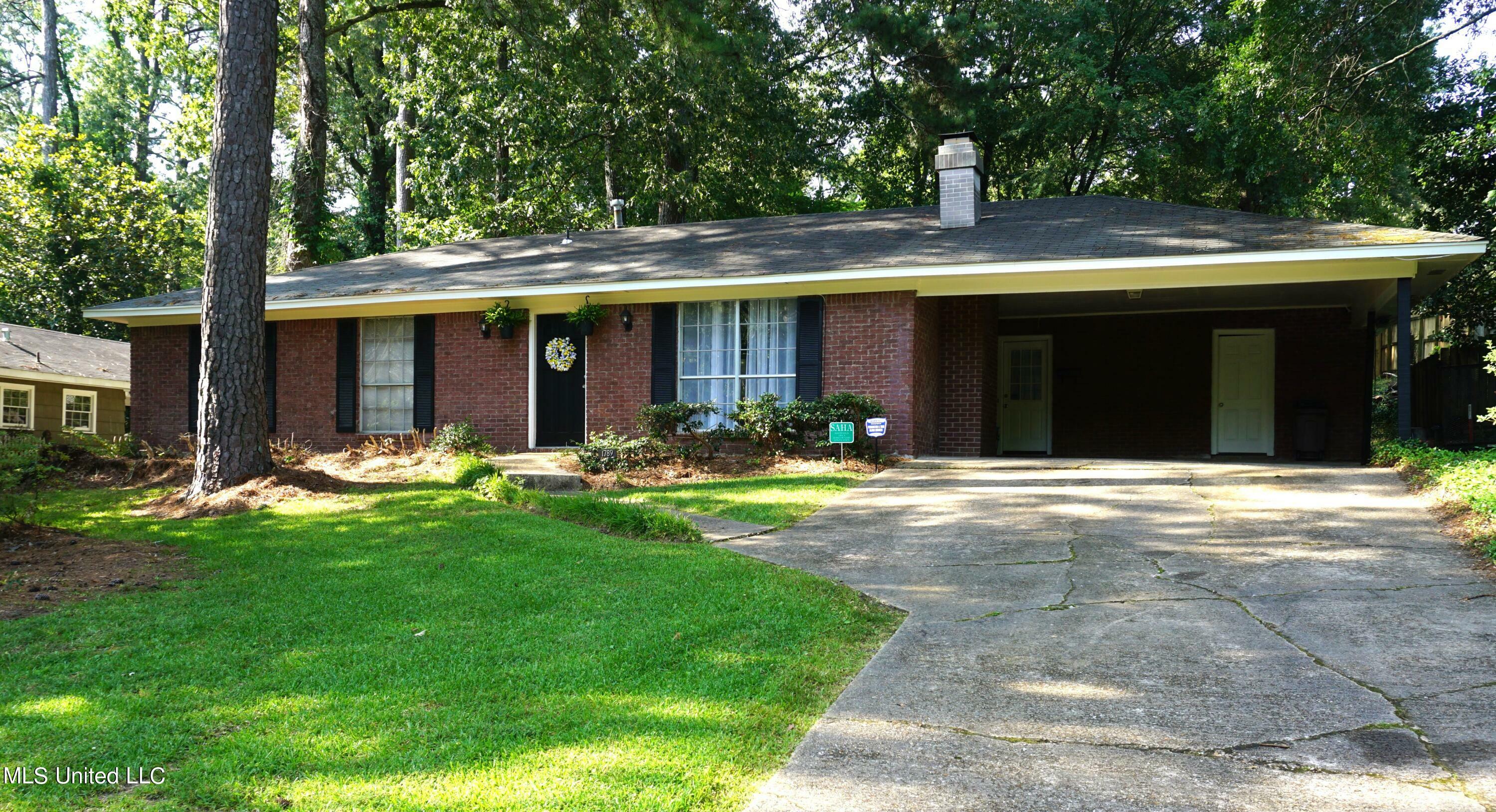 Property Photo:  1789 Hillview Drive  MS 39211 