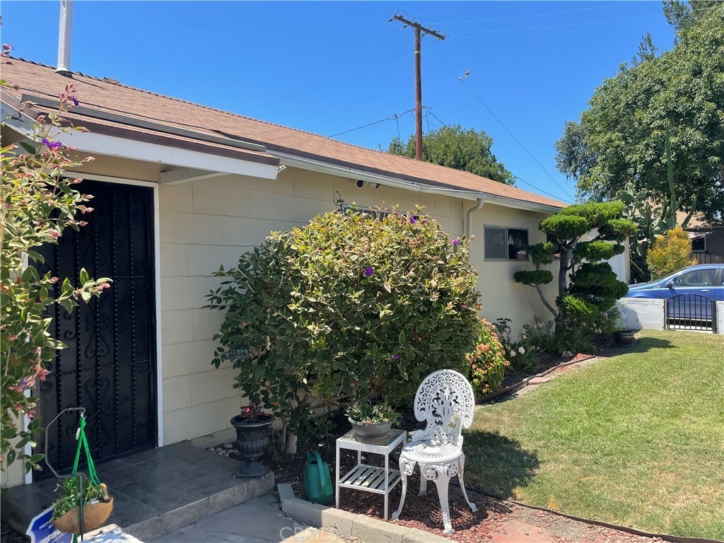 Property Photo:  5131 Linden Avenue  CA 90805 