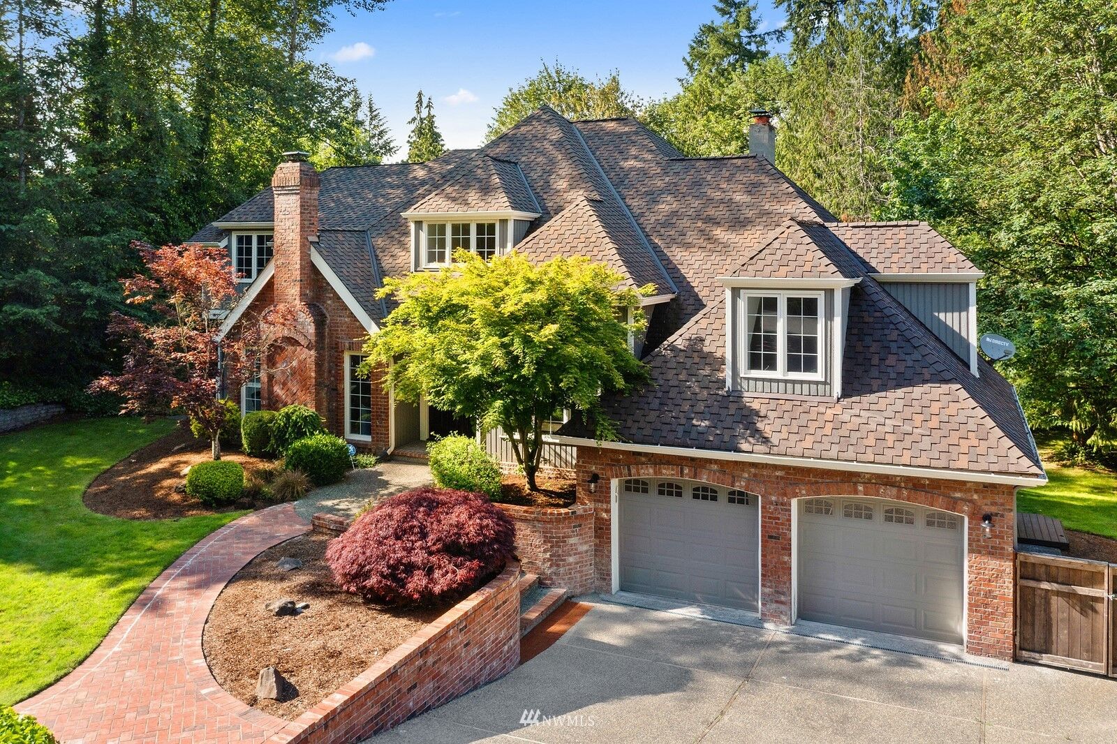 Property Photo: 24118 NE 30th Place WA 98074