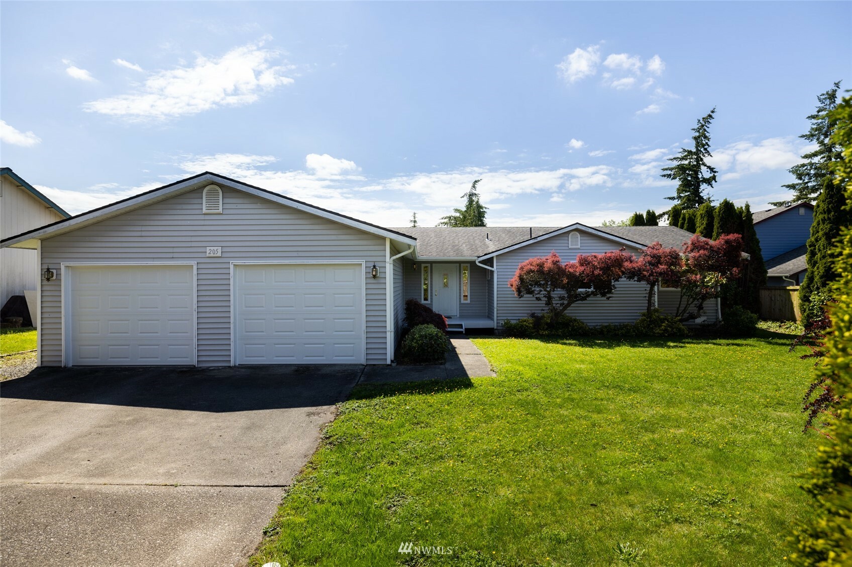 Property Photo:  205 S 30th Place  WA 98274 