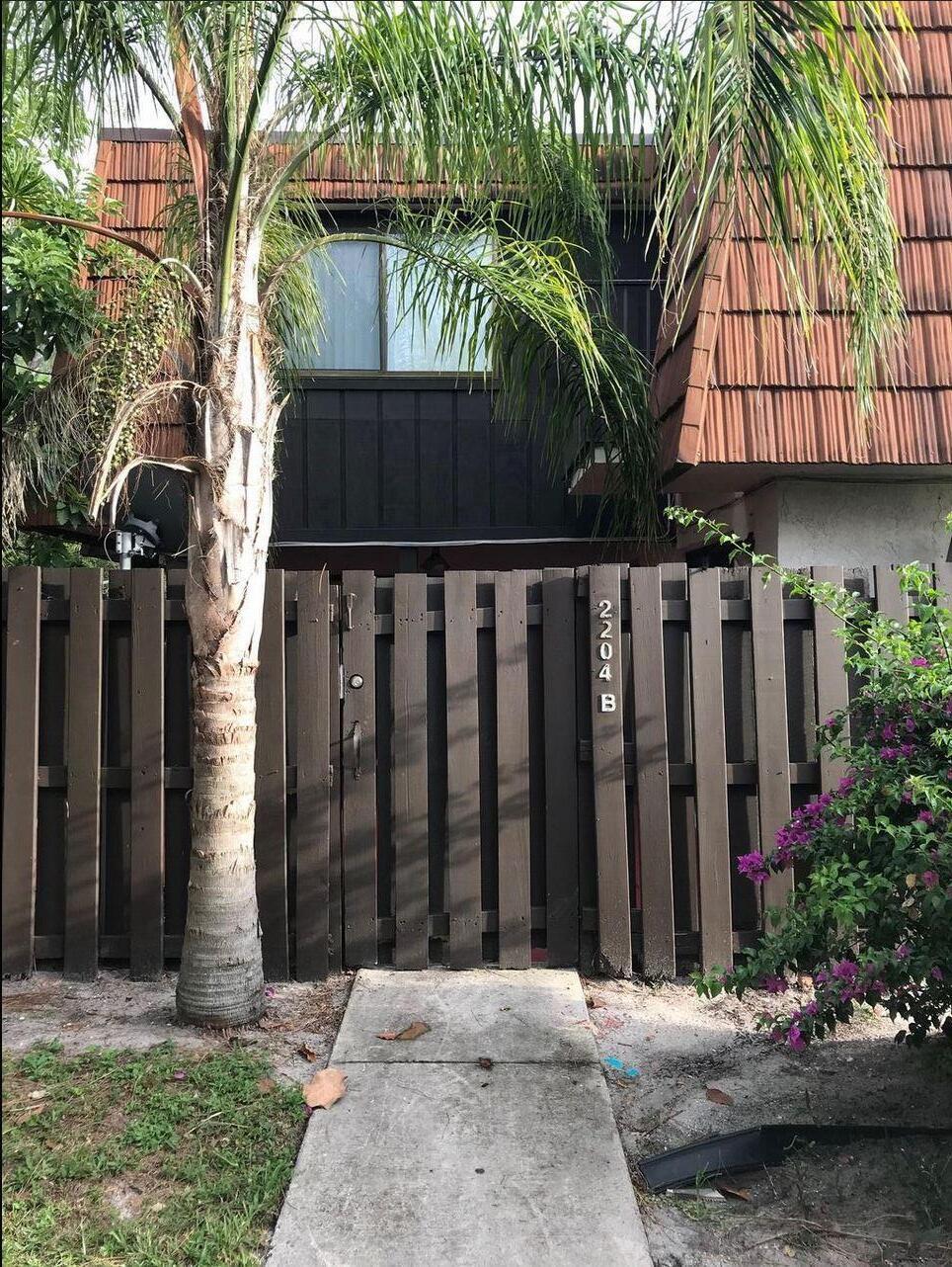 Property Photo: 2204 White Pine Circle B FL 33415