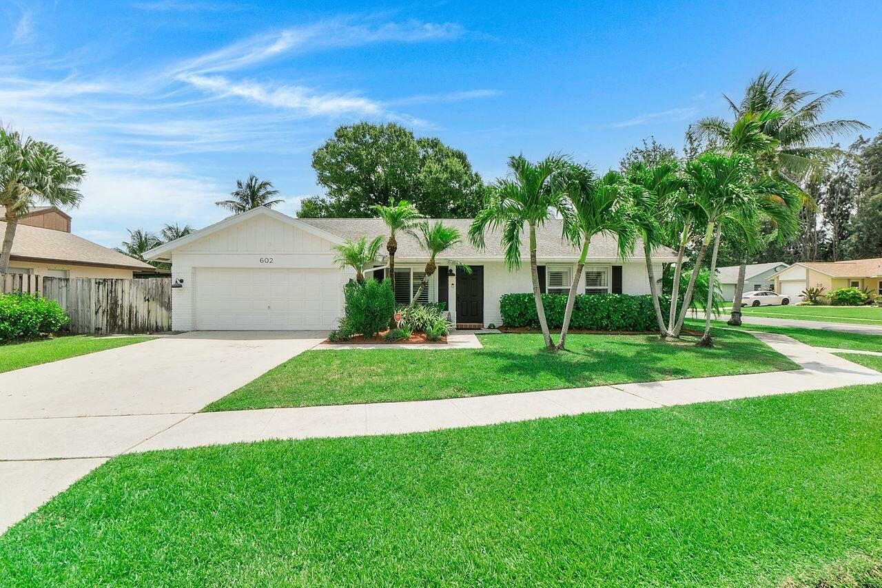 Property Photo: 602 NW 11th Street FL 33426
