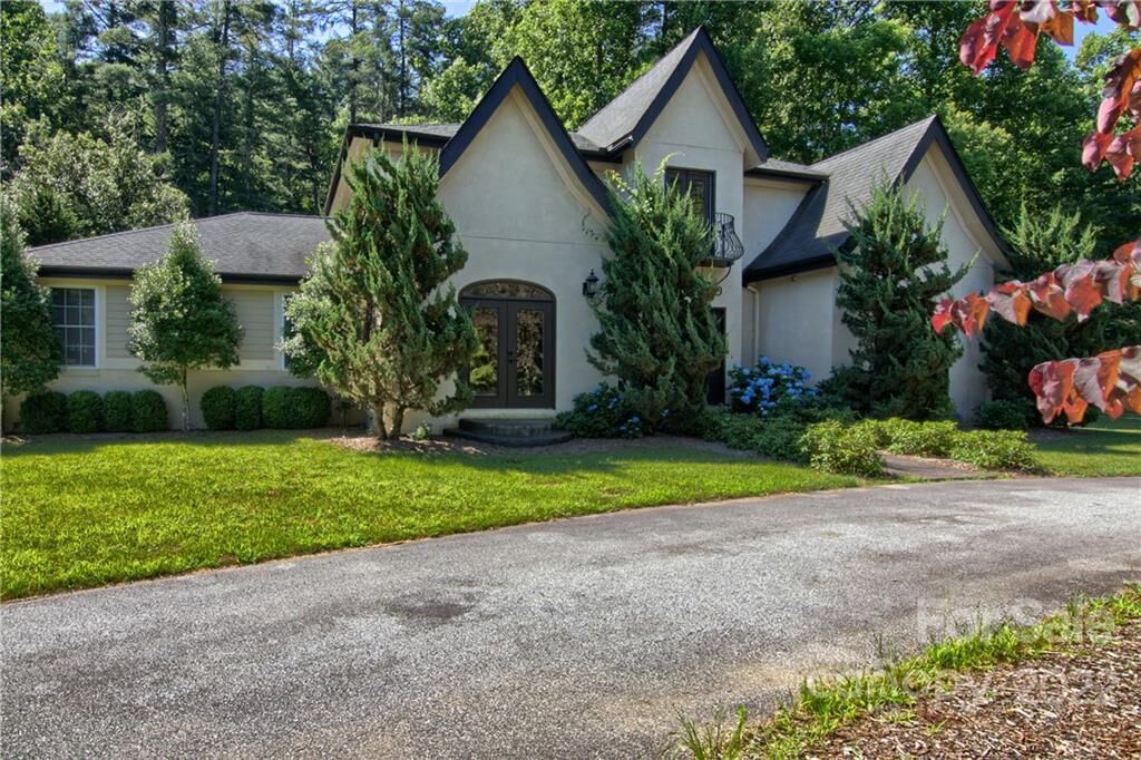 Property Photo: 2602 Old Kanuga Road NC 28739