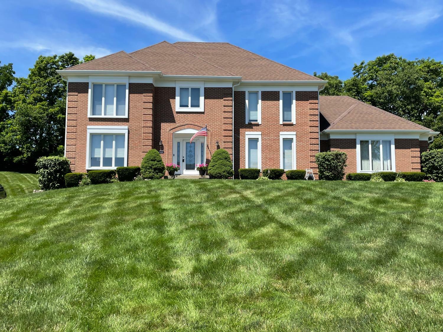 Property Photo: 9991 Bolingbroke Dr OH 45241
