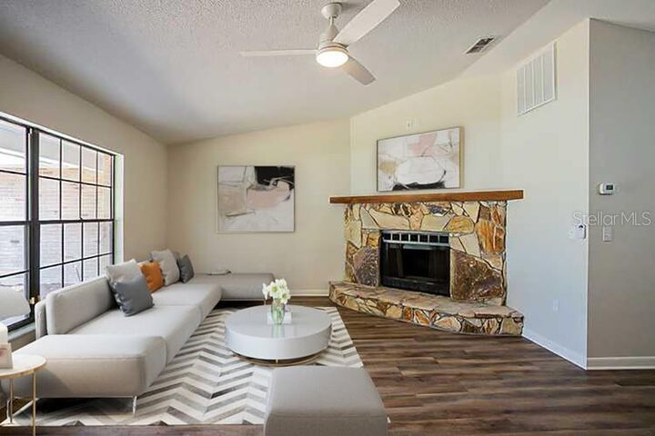 Property Photo: 1211 Kenway Avenue FL 32738