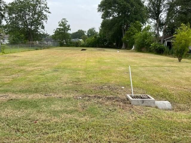 Property Photo:  106 2nd Ave  TX 77627 