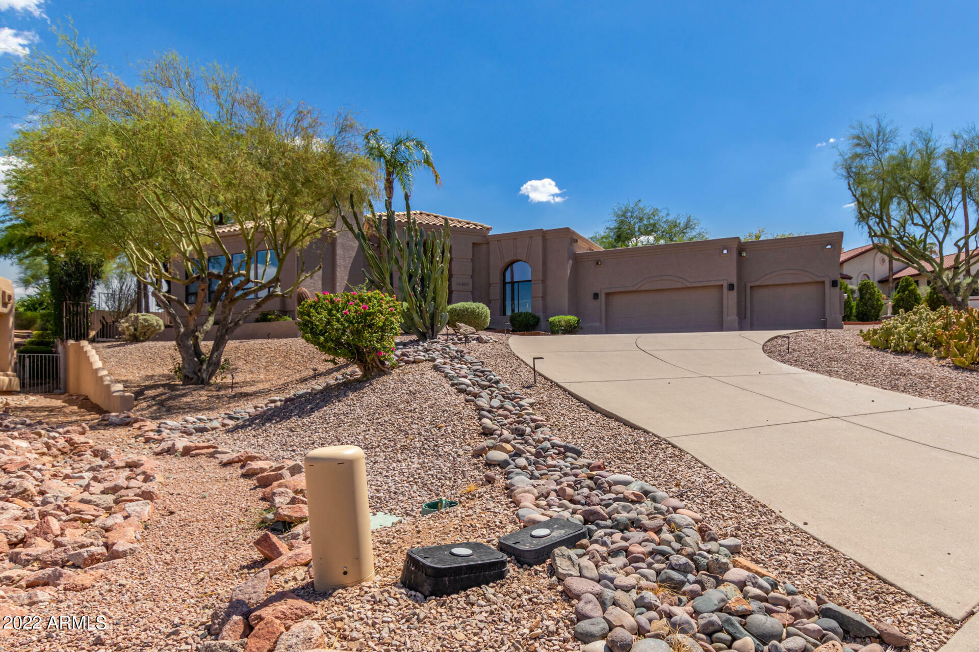 Property Photo: 15967 E Lost Hills Drive AZ 85268