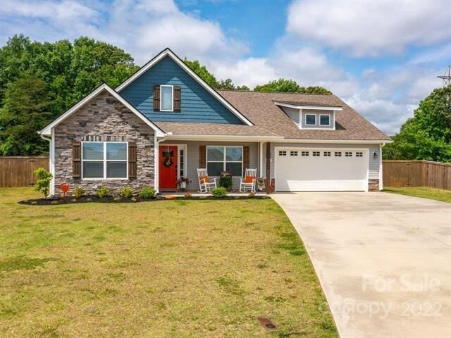 Property Photo: 871 Keepsake Lane SC 29349