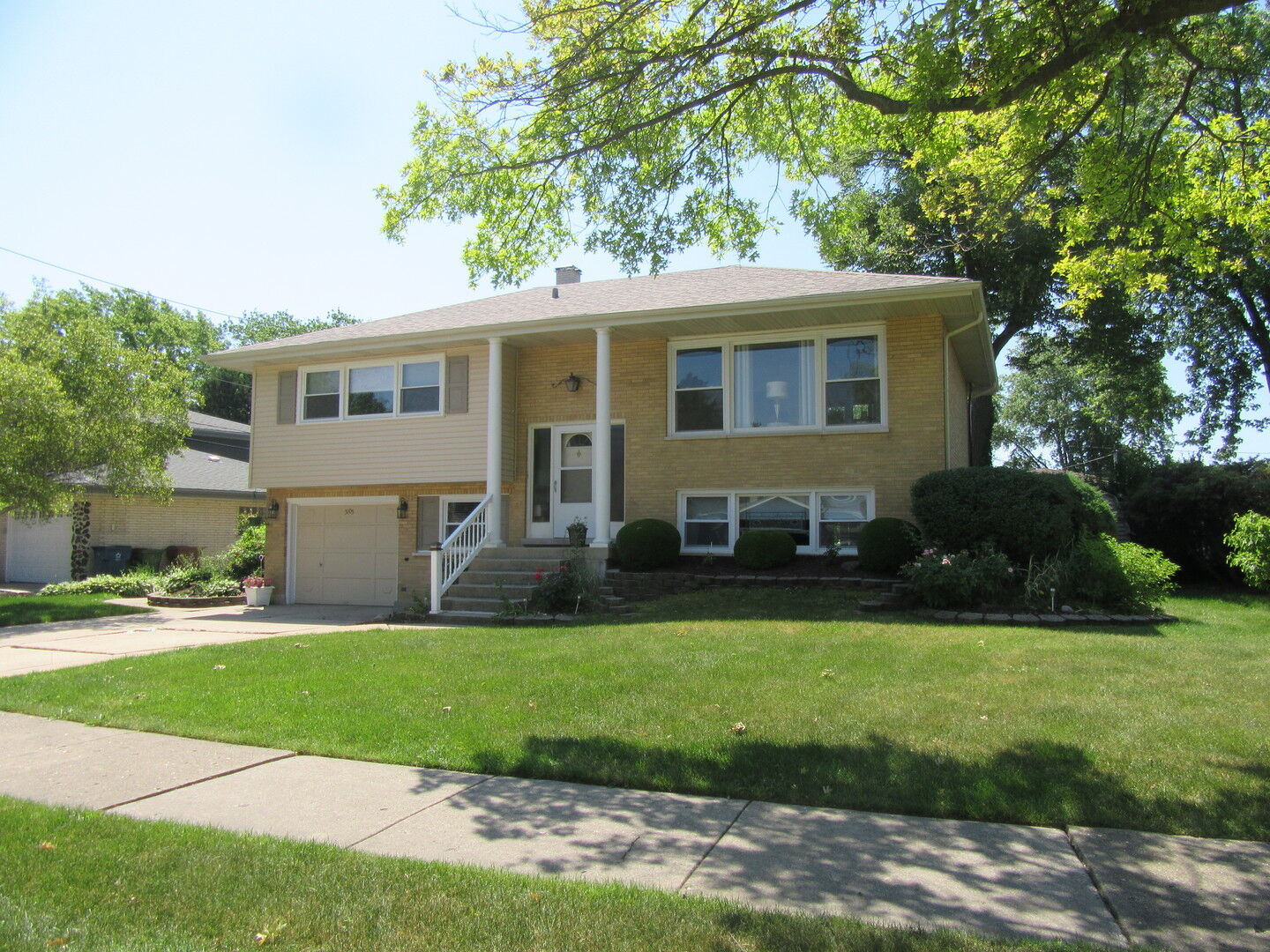 Property Photo: 5105 Wolfe Drive IL 60453