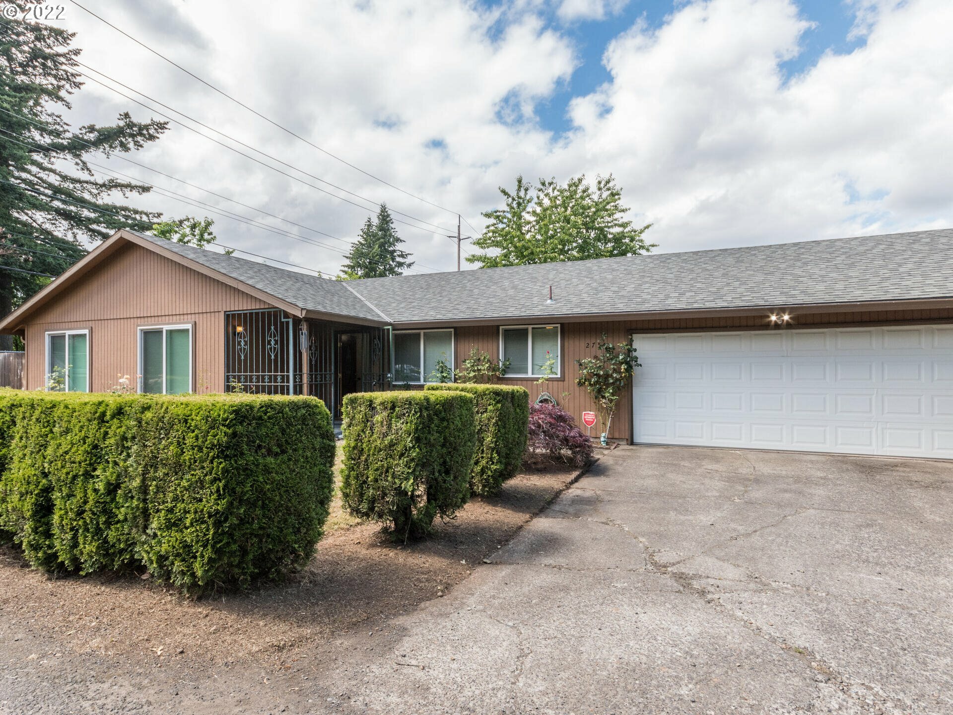 Property Photo:  2754 SE 174th Ave  OR 97236 