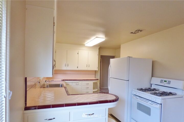 Property Photo:  4908 Rucker Avenue  WA 98203 