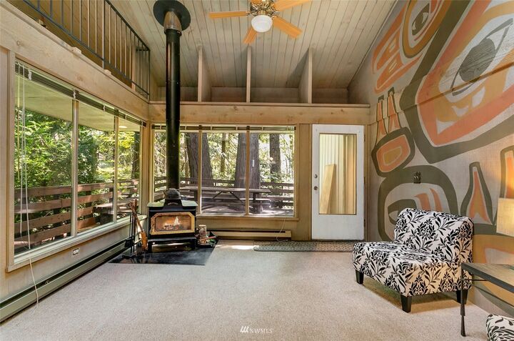 Property Photo: 727 E Promontory Road WA 98584