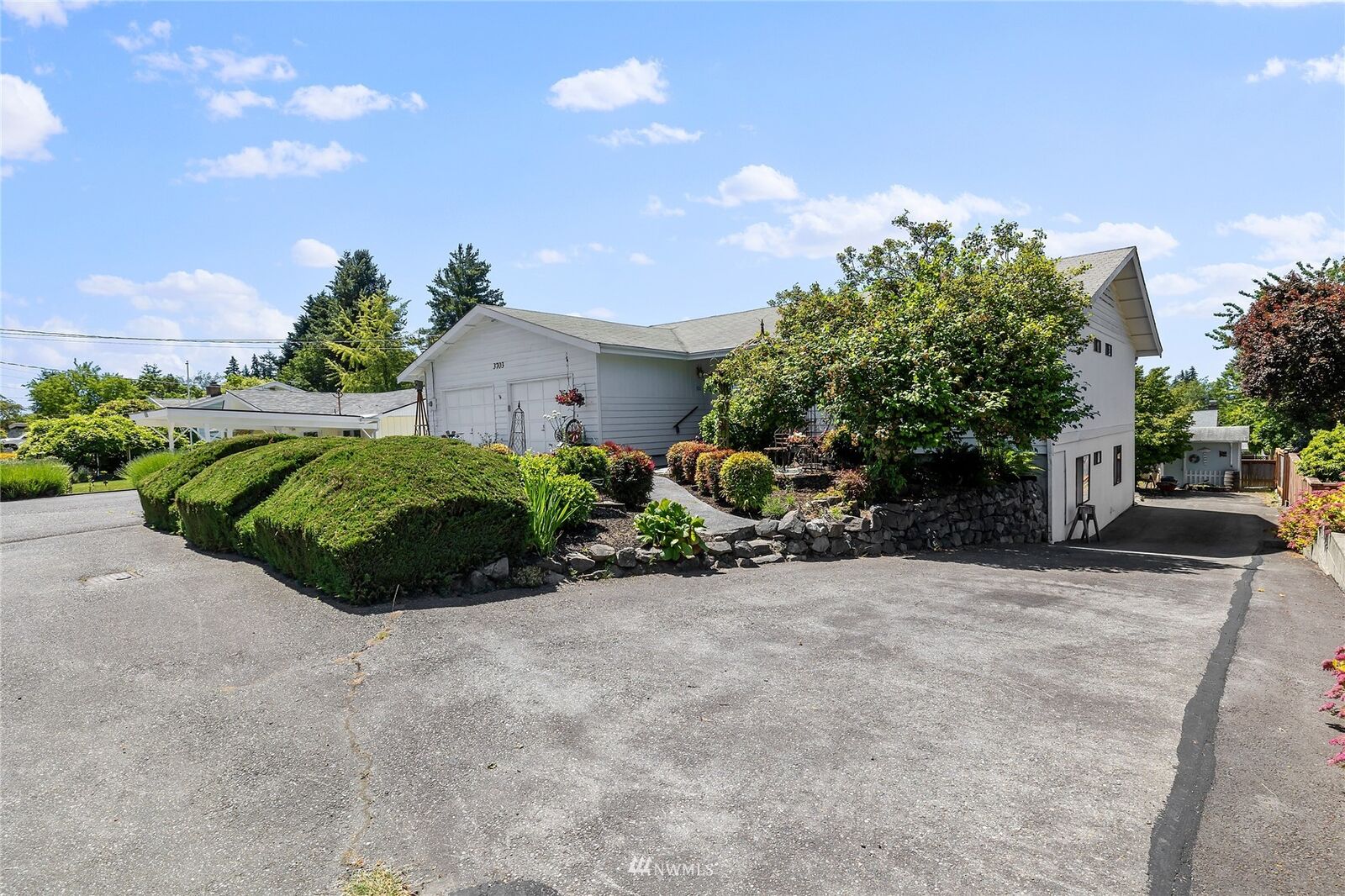 Property Photo:  3703 Petersville Road NE  WA 98310 