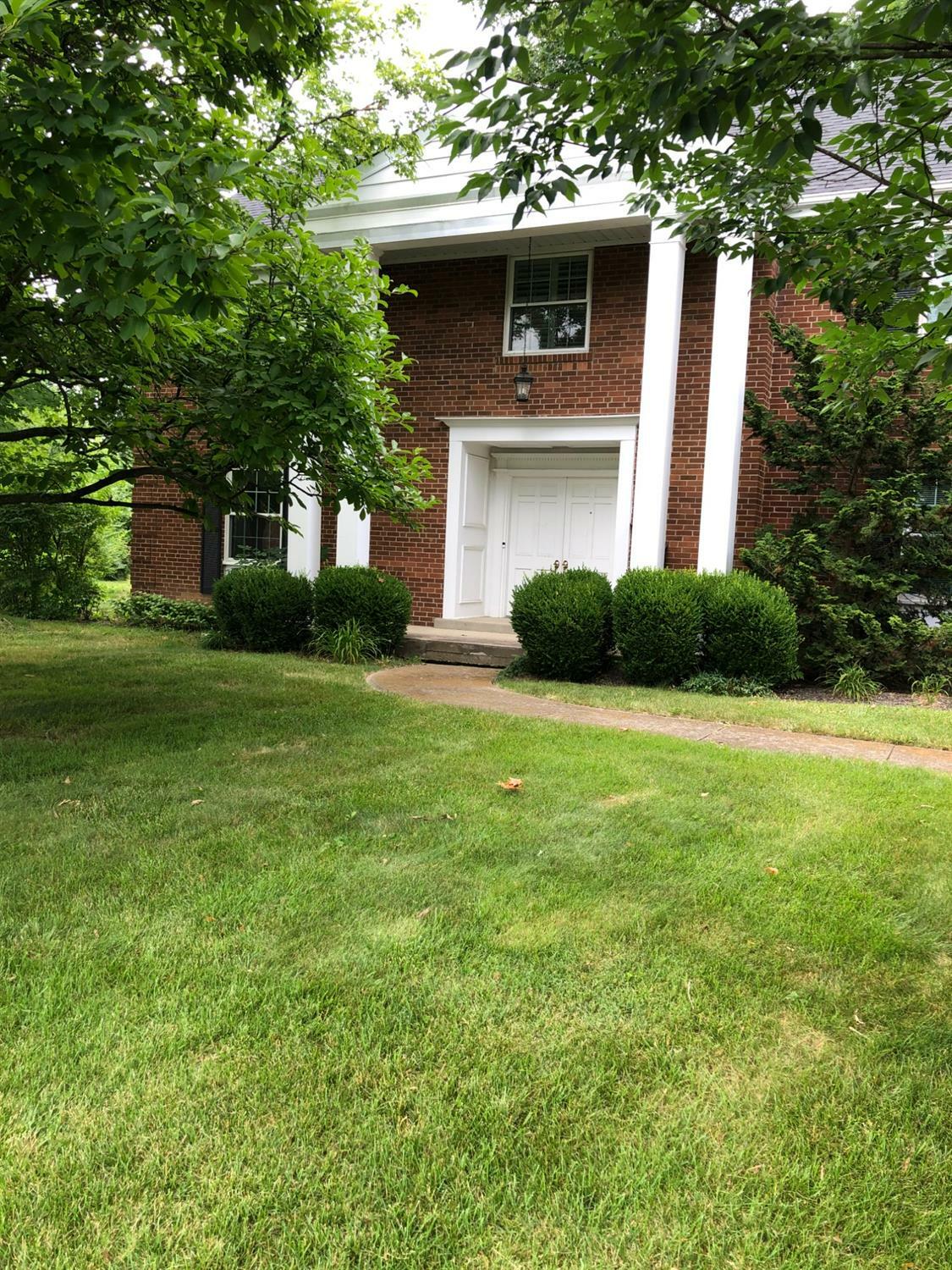 Property Photo:  10076 Old Farm Ct  OH 45242 