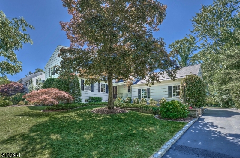 Property Photo:  41 Glenmere Dr  NJ 07928 