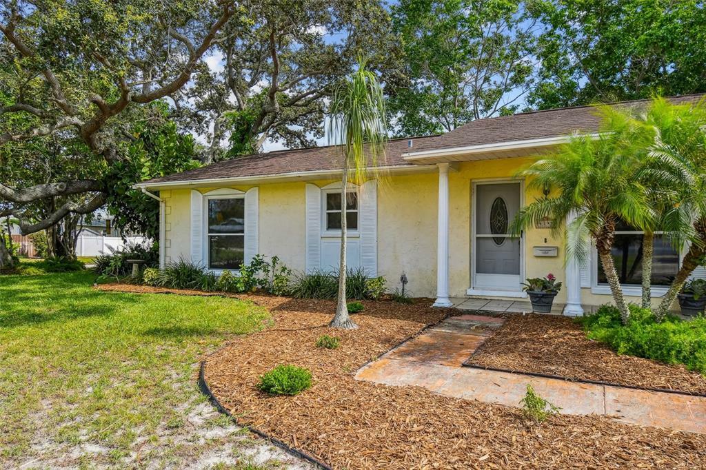 Property Photo:  4197 Whiting Drive SE  FL 33705 