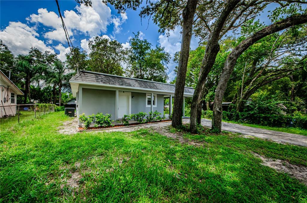 Property Photo:  1905 E Navajo Avenue  FL 33612 