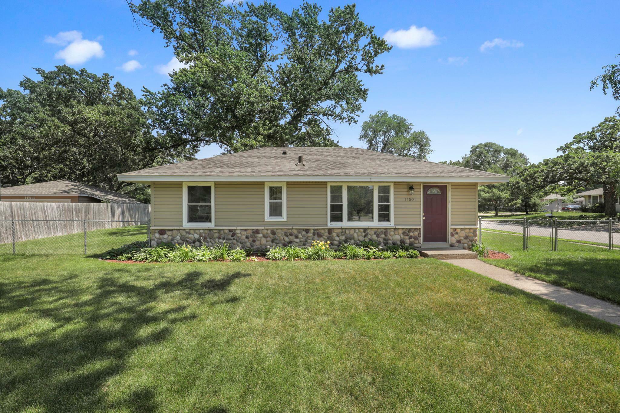 Property Photo:  11501 Kumquat Street NW  MN 55448 